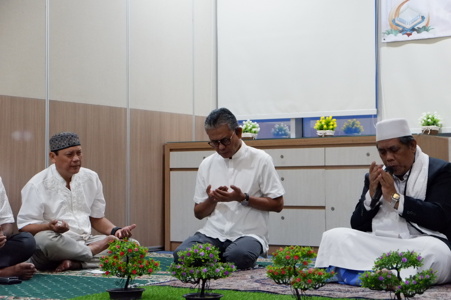 a17d6c2f-a0c7-4c00-b458-ba8bfab7f1c3